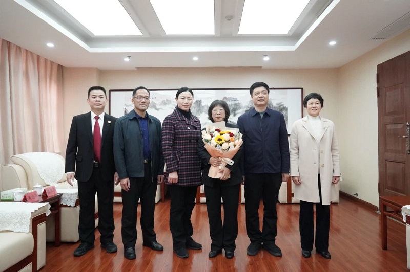 市领导走访慰问“时代楷模”黄志丽同志